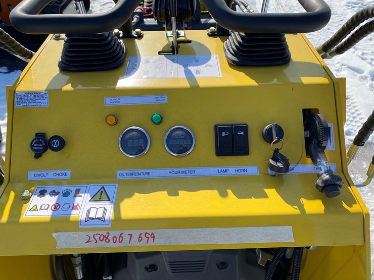 #5319-•-landhonor-mini-skid-steer-loader-image-9