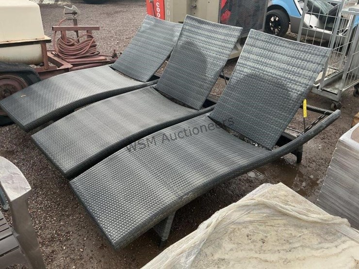 (3)-irongate-outdoor-lawn-chairs-image-1