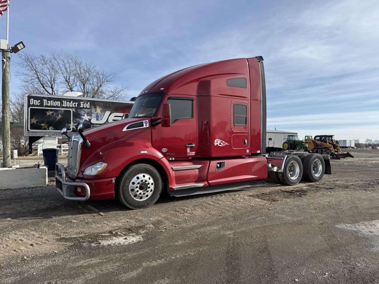 2019-kenworth-t680-image-1