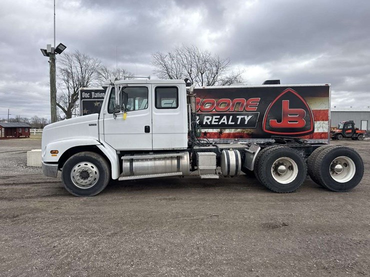 2000-freightliner-fld112-image-2