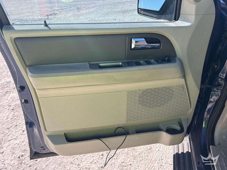 2012-ford-expedition-image-10