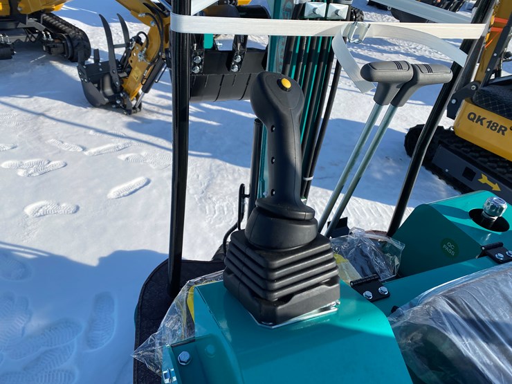 #5357-•-2026-unused-cfg-mini-excavator-image-18