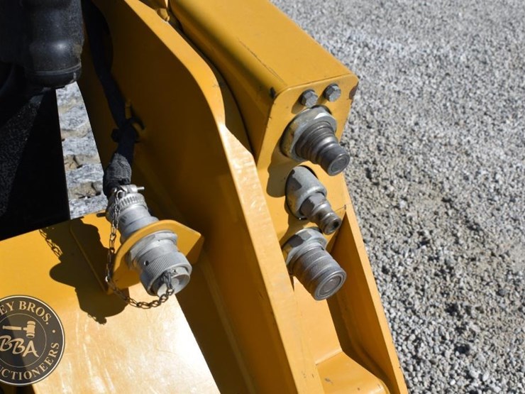 2022-caterpillar-259d3-image-26