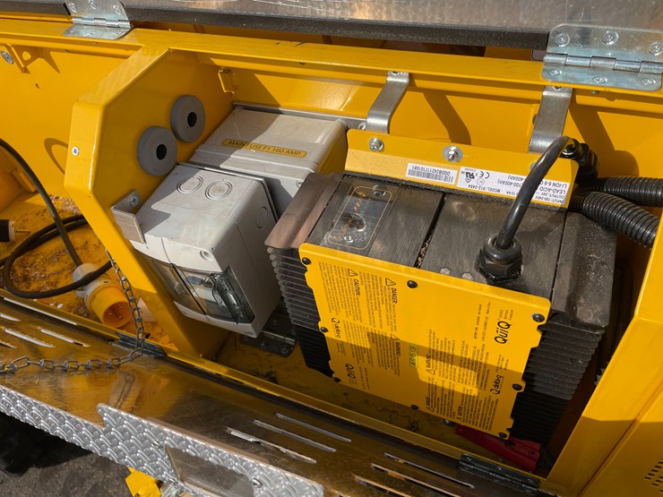 #8550-•-2023-omme-2750-rxbdj-hybrid-tracked-aerial-lift-image-111