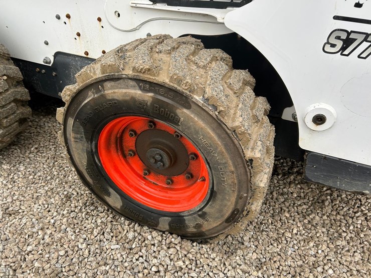 2019-bobcat-s770-image-15