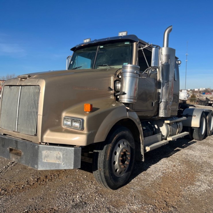 2011 WESTERN STAR 4900