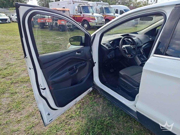 2015-ford-escape-image-22