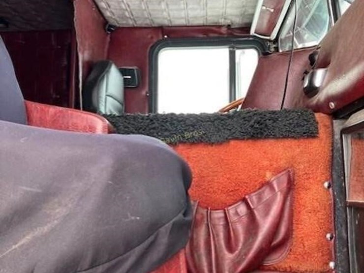 1983-marmon-110p-cab-over-engine-semi-truck-image-11