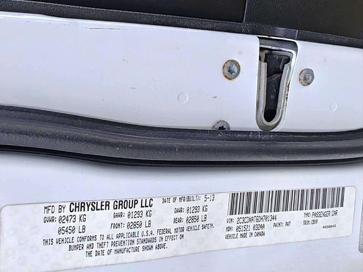 2013-dodge-charger-sedan-image-5