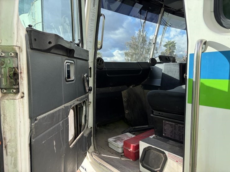 2010-autocar-xpeditor-image-20