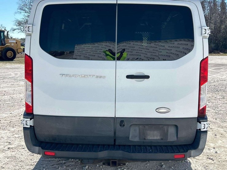 2015-ford-transit-image-35