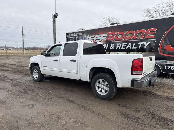 2011-gmc-sierra-1500-image-3