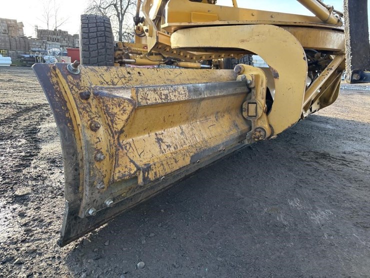 caterpillar-143h-image-9