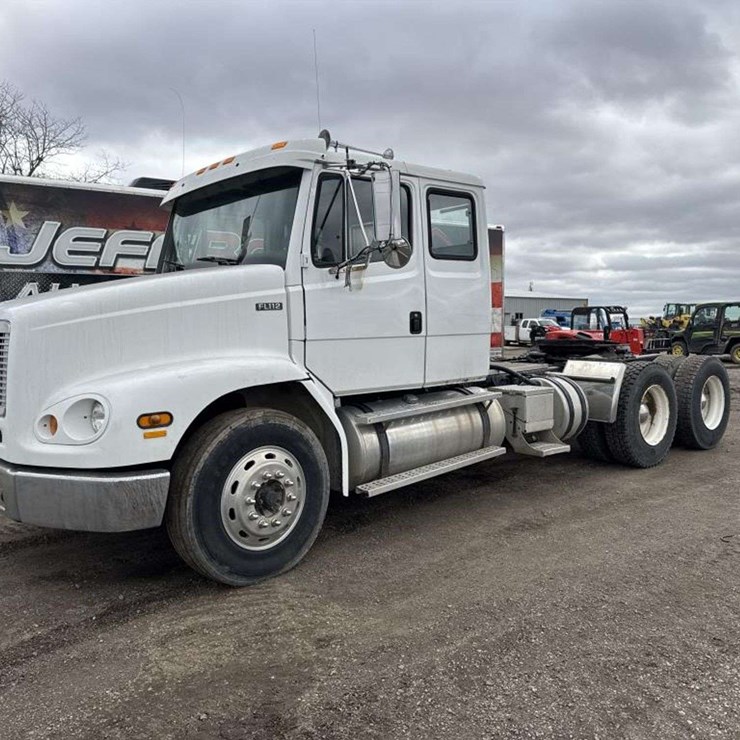 2000 FREIGHTLINER FLD112