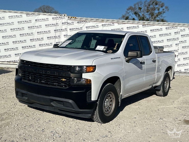 2021-chevrolet-silverado-1500-image-1
