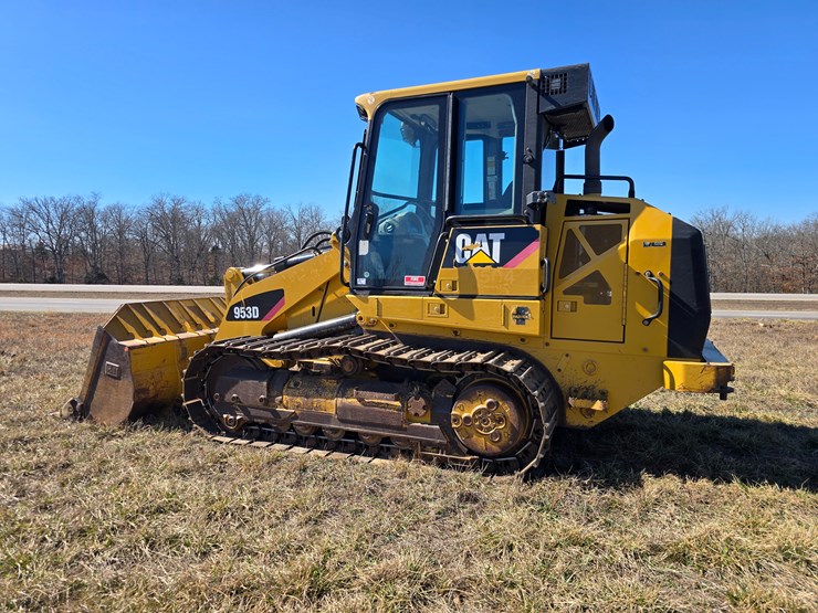 2015-caterpillar-953d-image-9