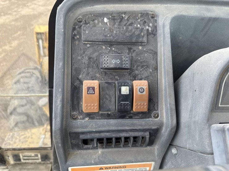 caterpillar-426c-image-27