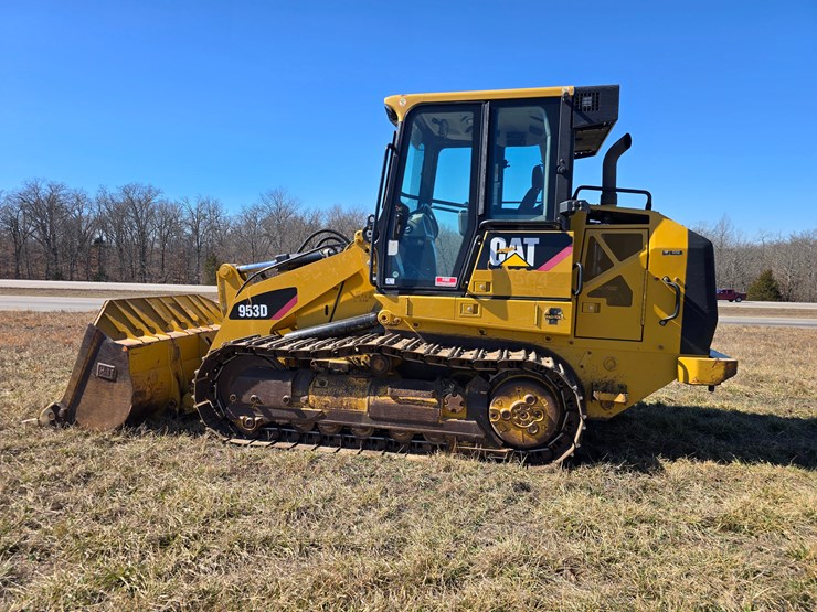 2015-caterpillar-953d-image-8