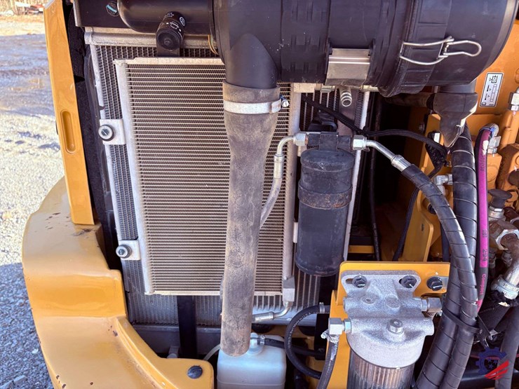 2016-cat-305e2-mini-excavator-image-70