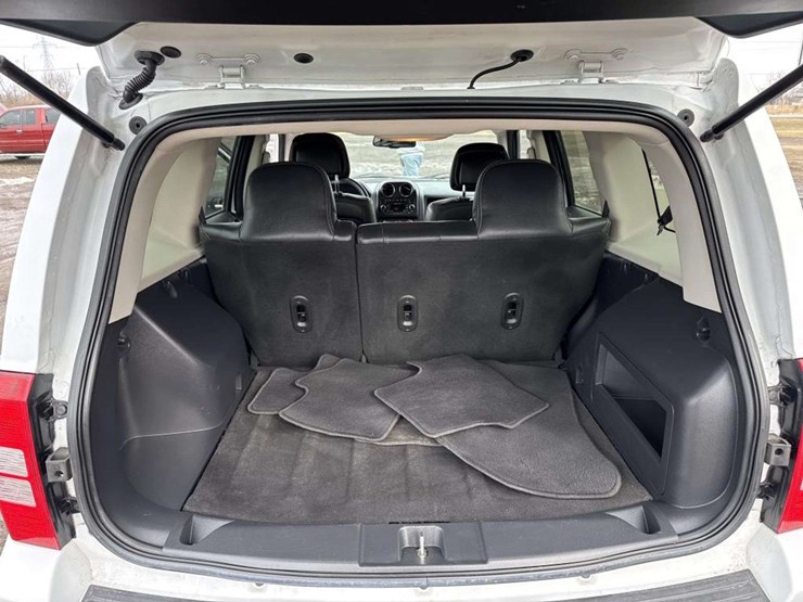 2016-jeep-patriot-image-15