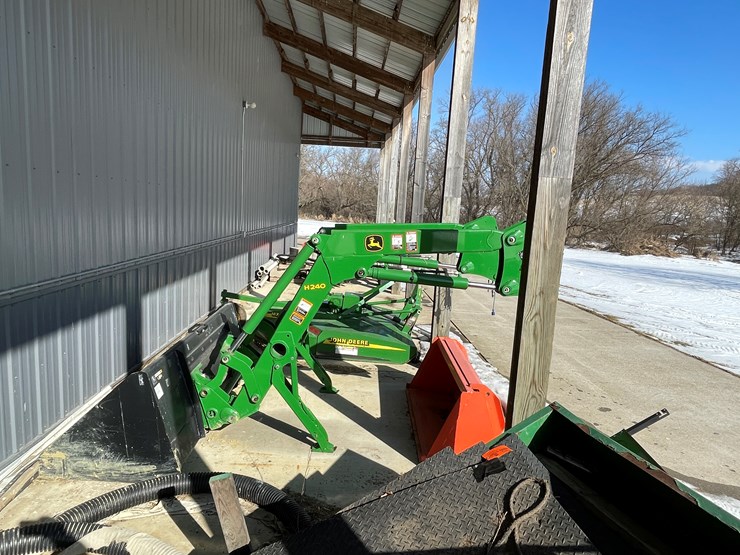 2015-john-deere-5075e-image-18