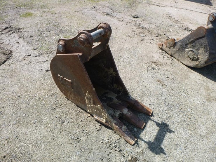 wb-12"-excavator-bucket-w/-teeth-image-2