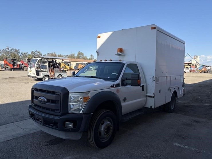 2012-ford-f550-image-1