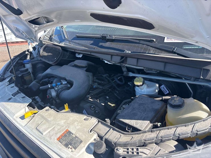 2019-ford-transit-image-16