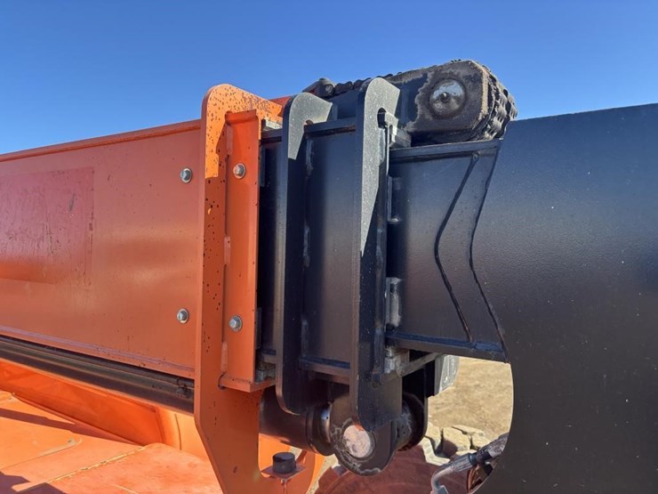 2018-jlg-8042-image-13