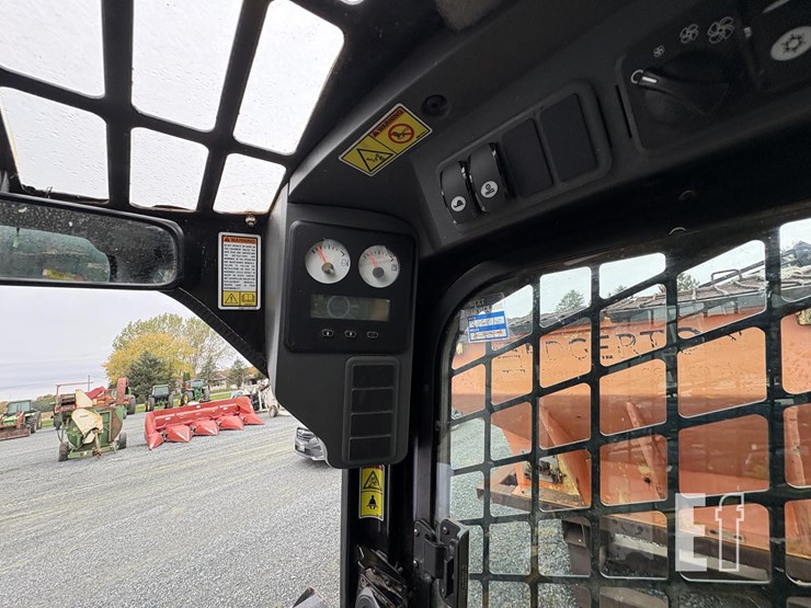 2013-caterpillar-262c2-image-21