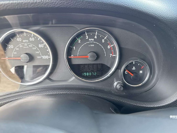 2011-jeep-wrangler-image-22