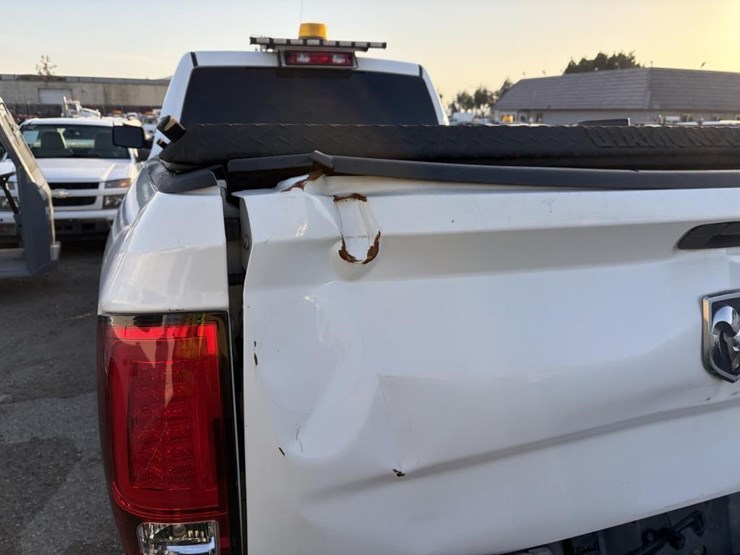 2012-dodge-2500-image-30