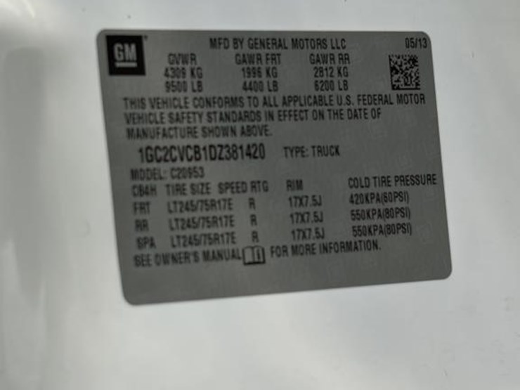 2013-chevrolet-2500-image-32