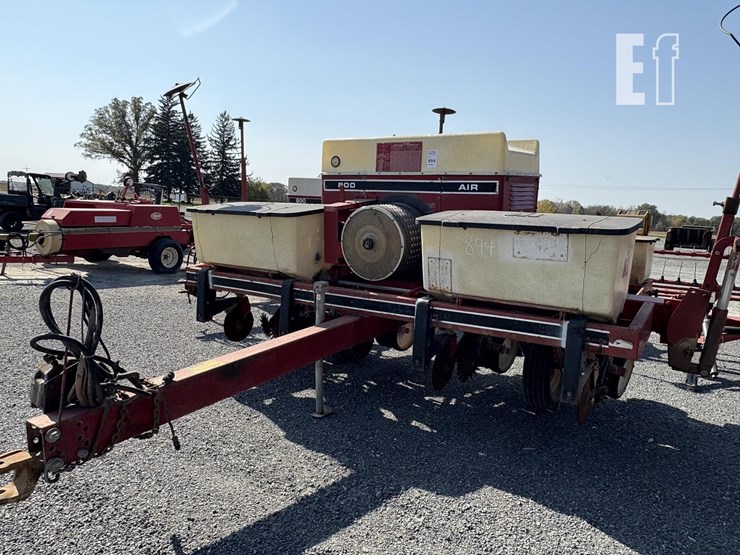 international-800-image-3