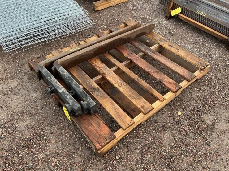set-of-42in-forklift-forks-image-2