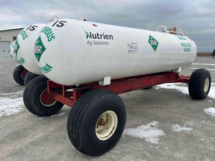 ag-systems-twin-1000-gal.-nh3-tanks-on-gear-#15-image-16