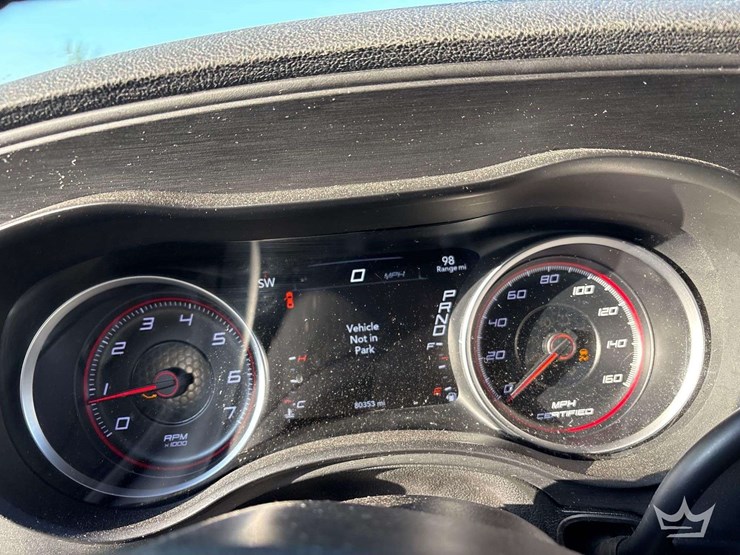 2017-dodge-charger-sedan-image-12