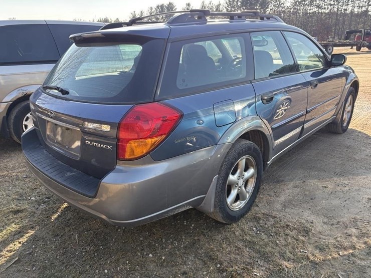 2005-subaru-outback-suv-image-4