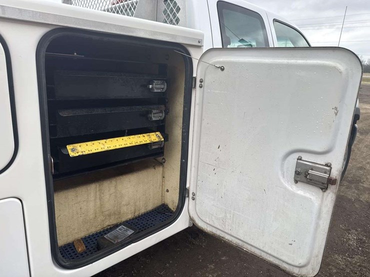 2005-gmc-sierra-2500-image-22