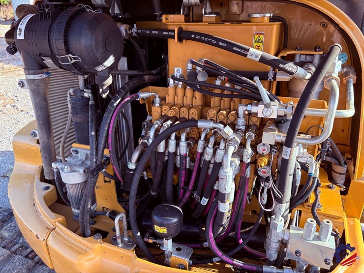 2016-cat-305e2-mini-excavator-image-66