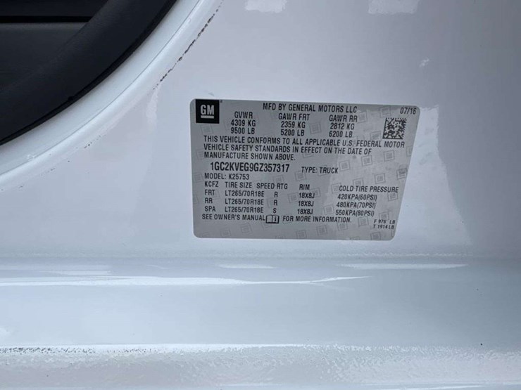 2016-chevrolet-silverado-2500hd-lt-image-21