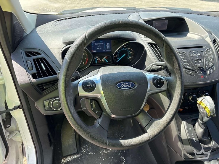 2015-ford-escape-image-13