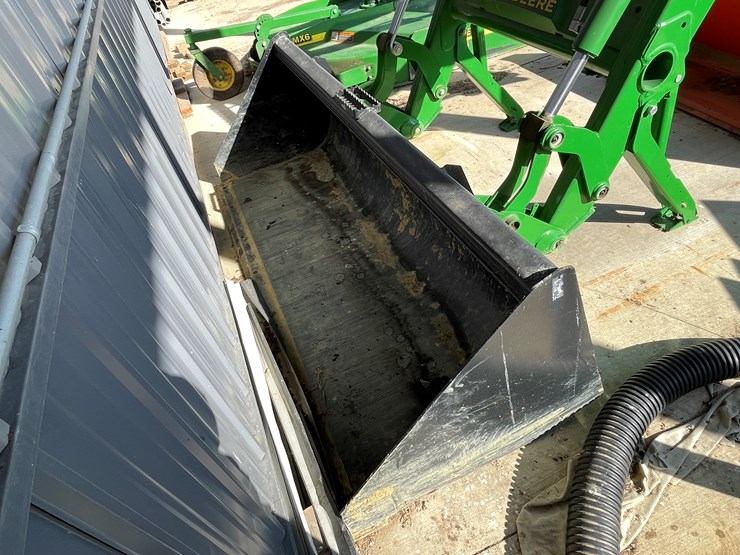 2015-john-deere-5075e-image-27