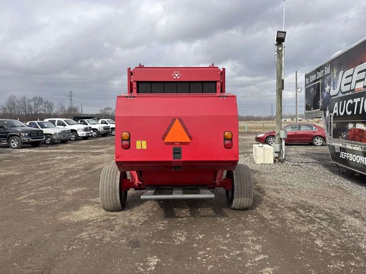 massey-ferguson-1745-image-3