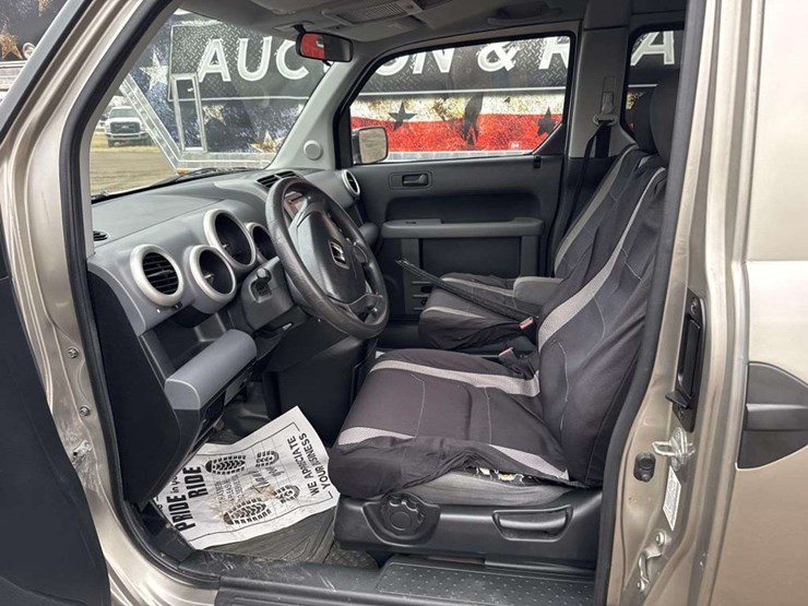 2004-honda-element-image-13