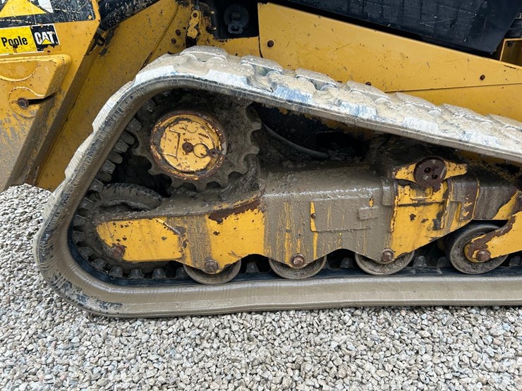 2015-caterpillar-259d-image-14