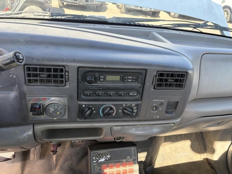 2001-ford-f250-image-12