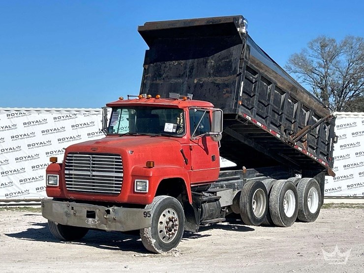 1995-ford-lt9000-image-1