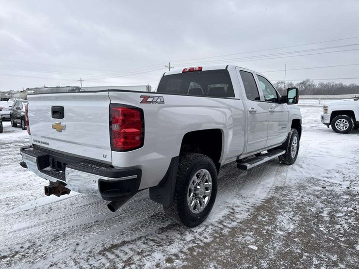 2016-chevrolet-silverado-2500hd-lt-image-5
