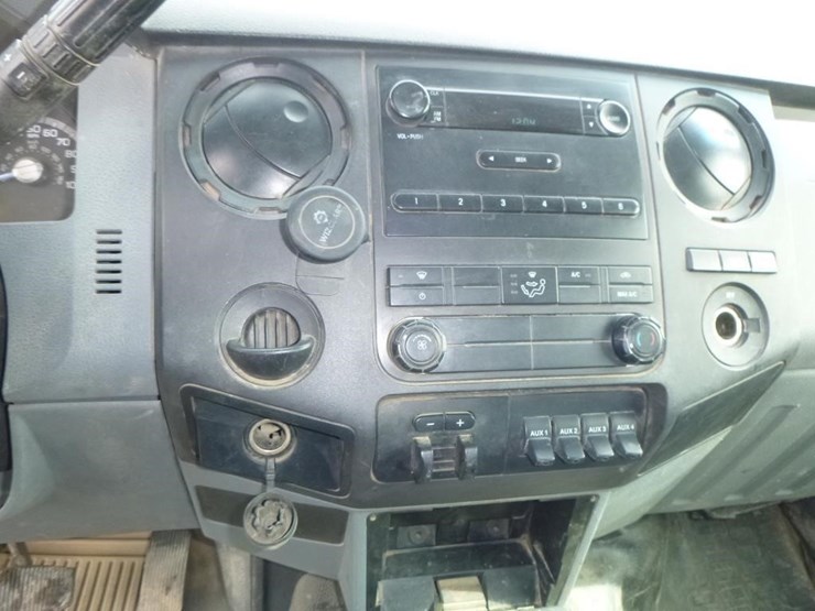 2013-ford-f550-image-15